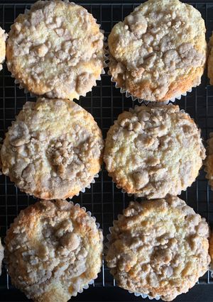 A picture of Apple Crumble Cupcakes.