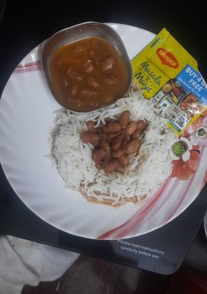 A picture of Rajma rice.