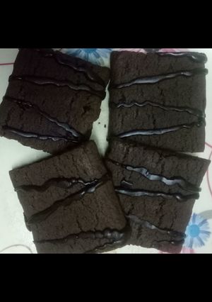 A picture of Pillsbury chocolate cookies.