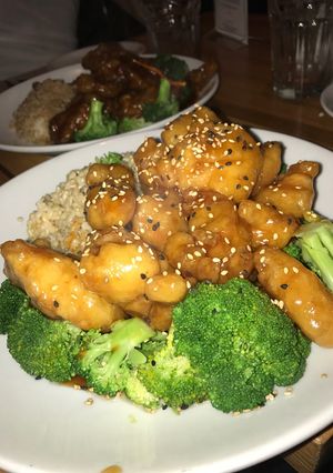 Una foto de Pollo Agridulce / Sesame Chicken