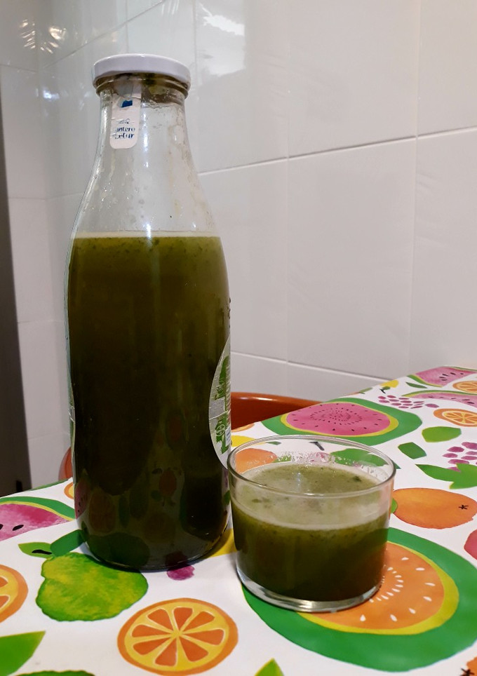 Una foto de Infusión de clorofila con té verde a la menta