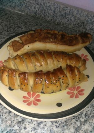 A picture of Cartepillar Bread.