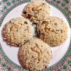 A picture of Soft Rawa Idlis.