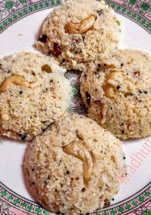 A picture of Soft Rawa Idlis.