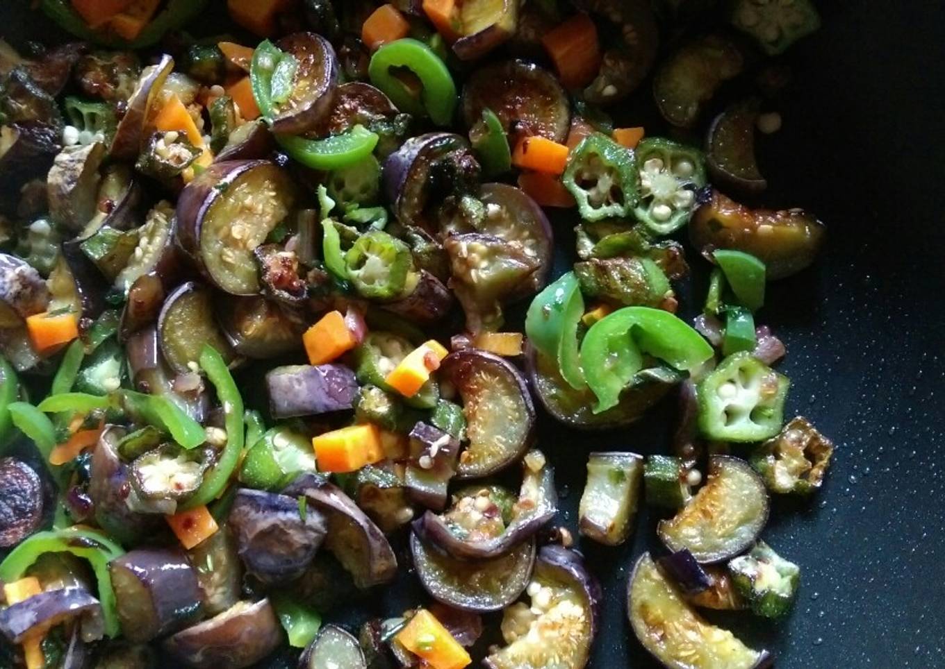 Egg plant and okra stir fry#4weekschallenge#charityrecipe