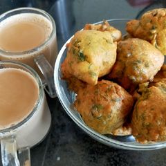 A picture of Methi Gota.