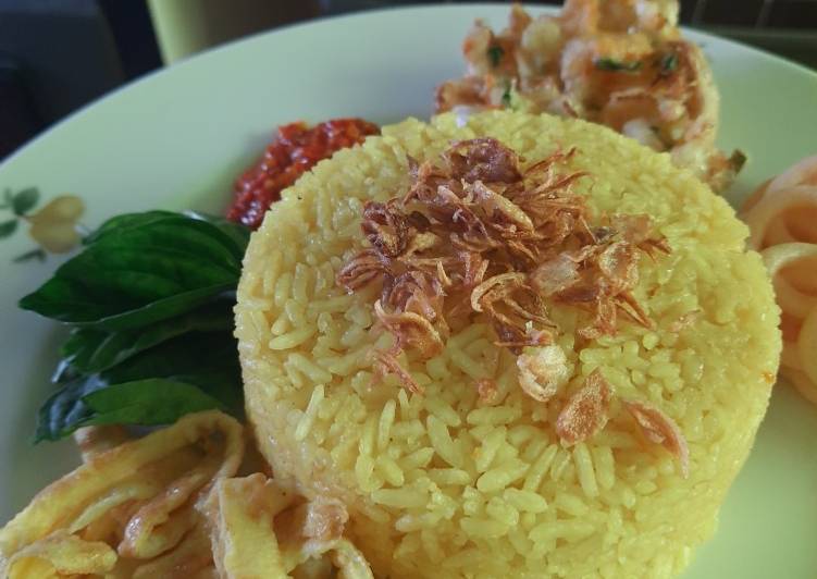 Panduan Menyiapkan Nasi kuning magic com Bikin Manjain Lidah