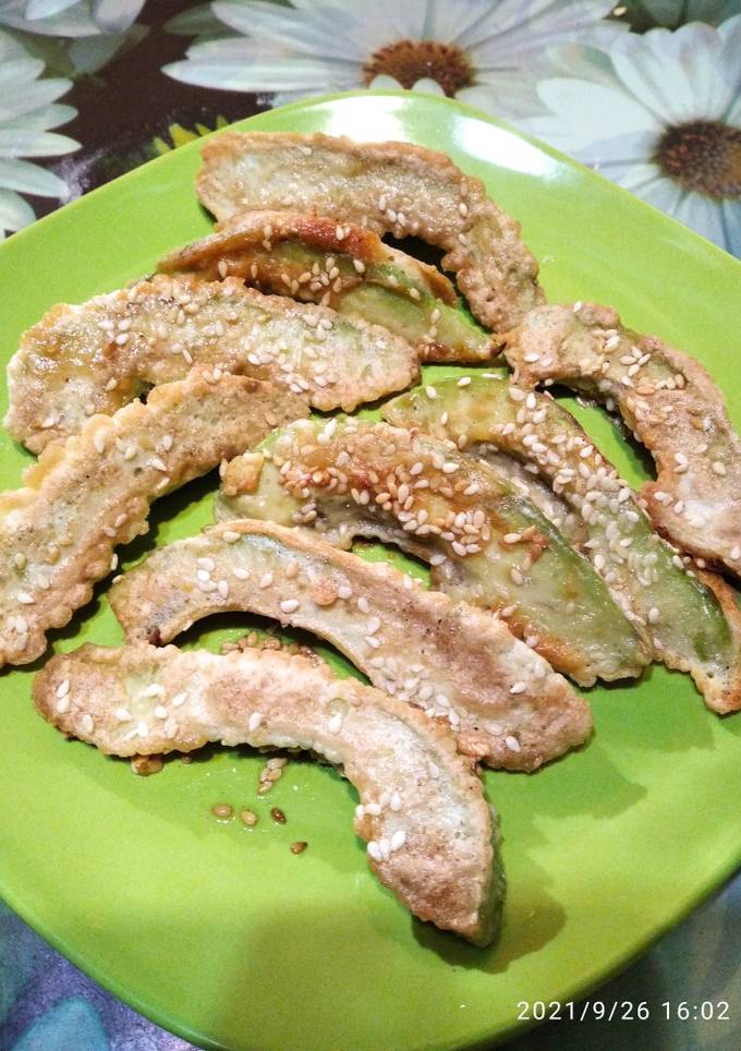Авокадо в клярі з кунжутом