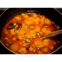 A picture of Spicy Fiery: Red Chicken Curry.
