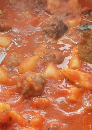 Una foto de Albóndigas con patatas