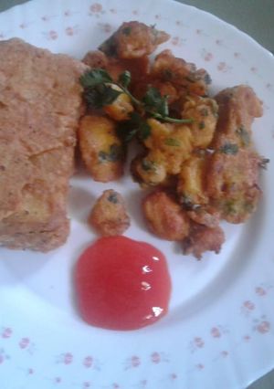 A picture of Chicken bhajias.