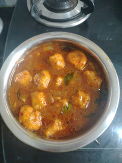 பருப்பு உருண்டை குழம்பு செய்முறை முக்கிய புகைப்படம்
