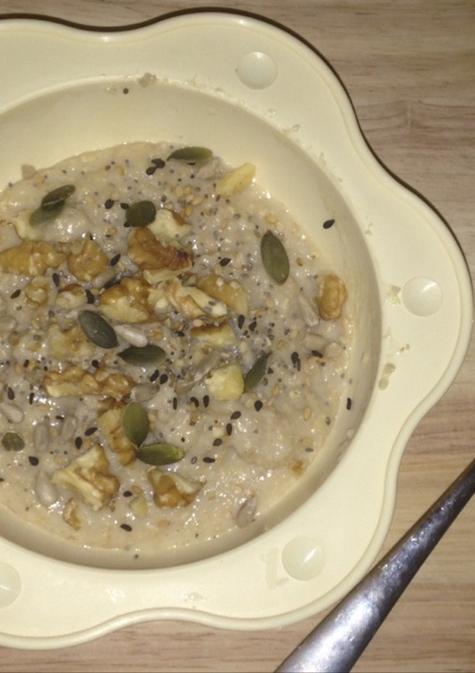Una foto de Porridge de avena o gachas de avena
