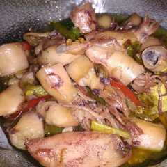 รูปของ Cumi asin bumbu iris