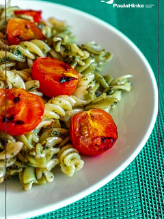 Una foto de Pasta al pesto con tomate 🍅 Sin gluten🌿