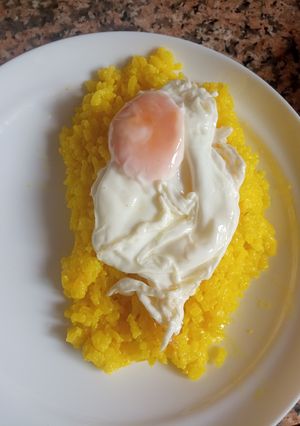 Una foto de Arroz con huevo frito