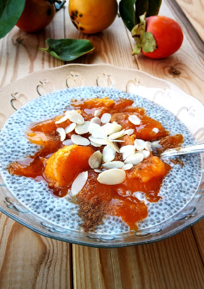 Una foto de Desayuno de Chía con caquis - veggie