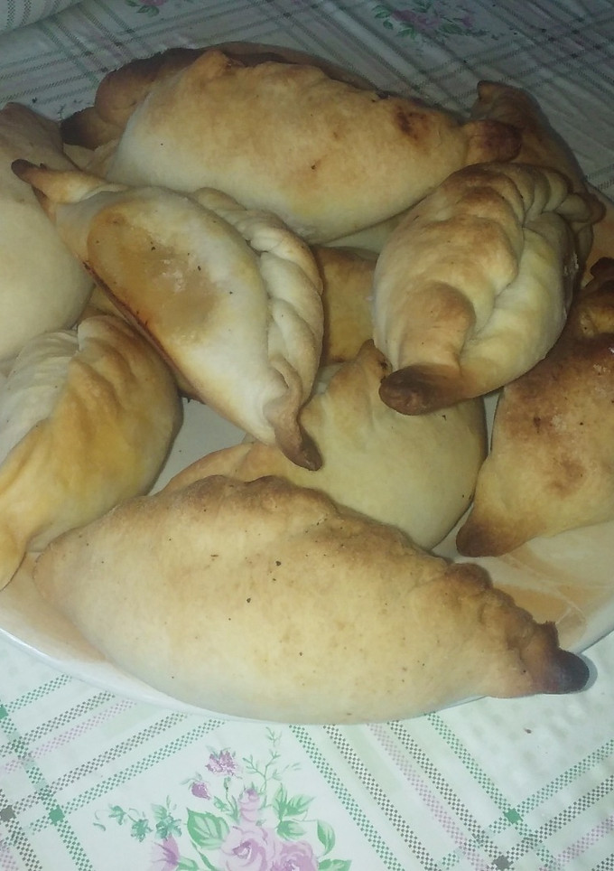 Una foto de Empanadas criollas de pollo