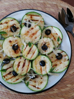 Una foto de Ensalada de calabacitas asadas