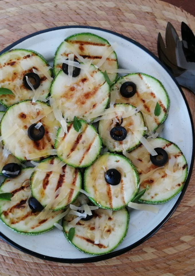 Una foto de Ensalada de calabacitas asadas