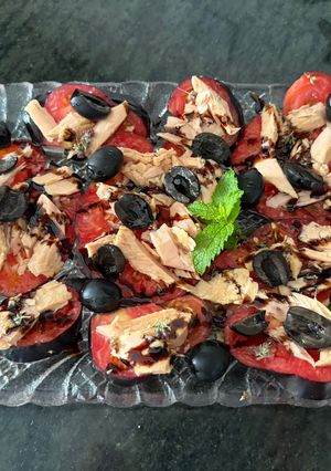 Foto principal de Ensalada de tomate azul y ventresca