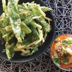 🧑🏽🍳🧑🏼🍳 Thai Salad Recipes • Crispy Water Spinach Salad Serve with Tom Yum Sauce |ThaiChef Food A picture of 🧑🏽🍳🧑🏼🍳 Thai Salad Recipes • Crispy Water Spinach Salad Serve with Tom Yum Sauce |ThaiChef Food.