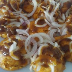 A picture of Street style pani phulki chaat.