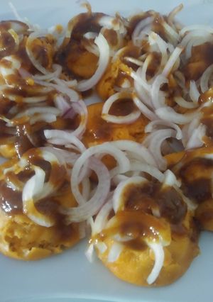 A picture of Street style pani phulki chaat.