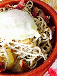 Una foto de Gulas con Huevo, Patatas y Jamón