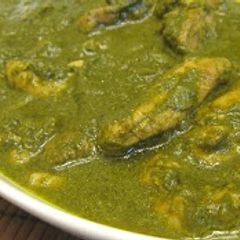 A picture of Chicken Palak (Spinach).
