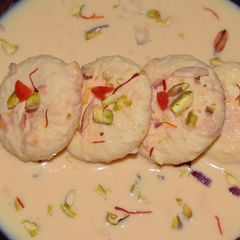 A picture of Rasmalai.