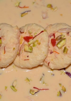 A picture of Rasmalai.