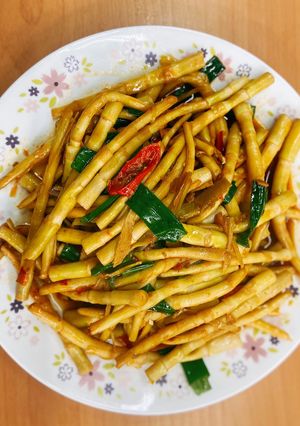DOC豆瓣辣炒箭筍 的食譜成品照片
