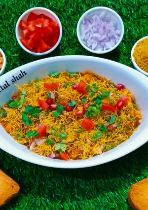 કચ્છી કડક (Kutchi Kadak Recipe In Gujarati) રેસીપી મુખ્ય ફોટો