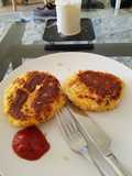 Rough salmon and potato cakes