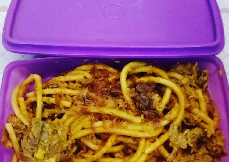 Langkah Mudah untuk Menyiapkan Curry Lamb Spaghetti, Lezat Sekali