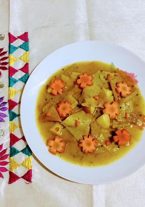 A picture of Bengali style Papad - er Dalna.