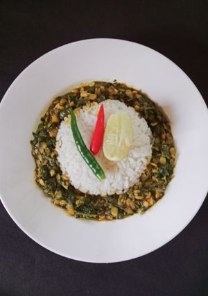 A picture of Vitamin B & K rich Palak Tuvar Dal.