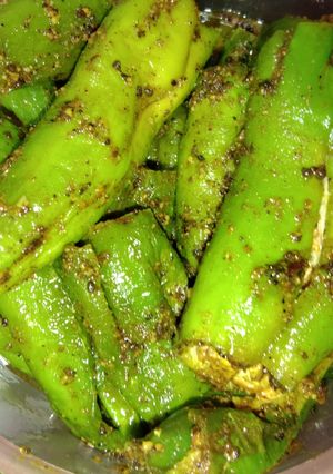 A picture of Green Chilli pickle.