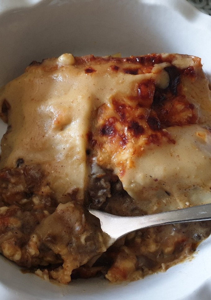 Una foto de Lasaña de morcilla con bechamel de manzana (Thermomix-horno)