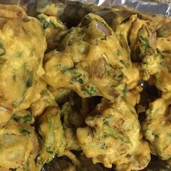 A picture of Spinach Onion Fritters.