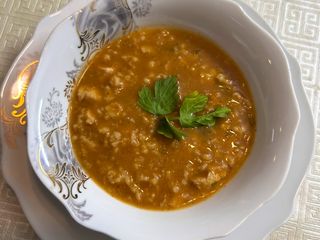 شوربة الشوفان بصدور الدجاج والفلفل الرومي