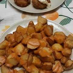 Una foto de Noche de bravas y bombas