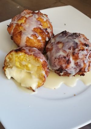 Una foto de Bombas de plátano macho con queso