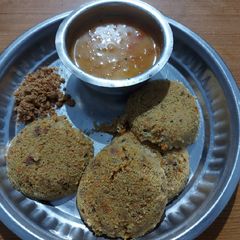 A picture of Beetroot oats idli.