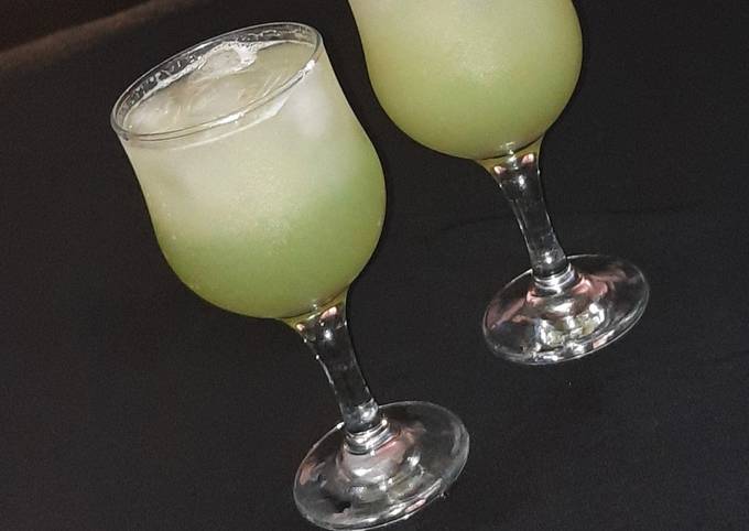 Recipe of Speedy Mintleave and ginger lemonade