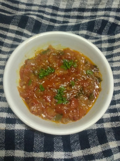 ટામેટા ની ચટણી (Tomato Chutney Recipe In Gujarati) રેસીપી મુખ્ય ફોટો