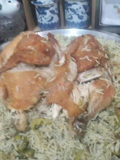 صورة لوصفة مساء الخير. مقلوبة دجاج