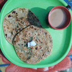 A picture of Mooli ke paranthe.