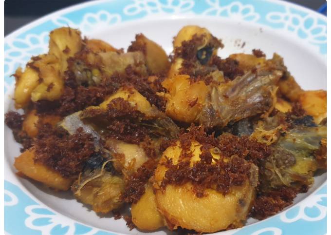 Ayam goreng serundeng